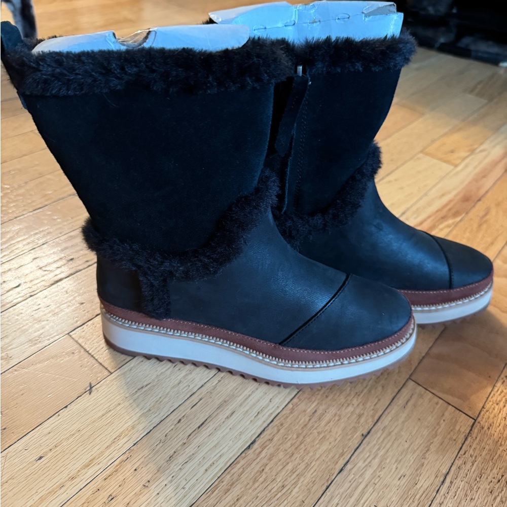 Black Faux Fur Winter Boots